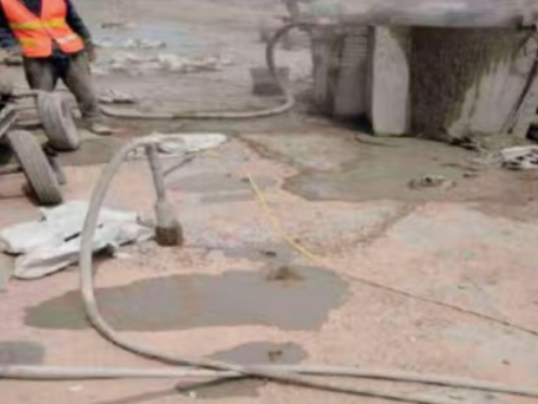 横峰水泥混凝土路面板底注浆技术 路面脱空注浆整治方案