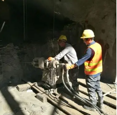 横峰水下抗分散灌浆料特点 水下不分散注浆料介绍